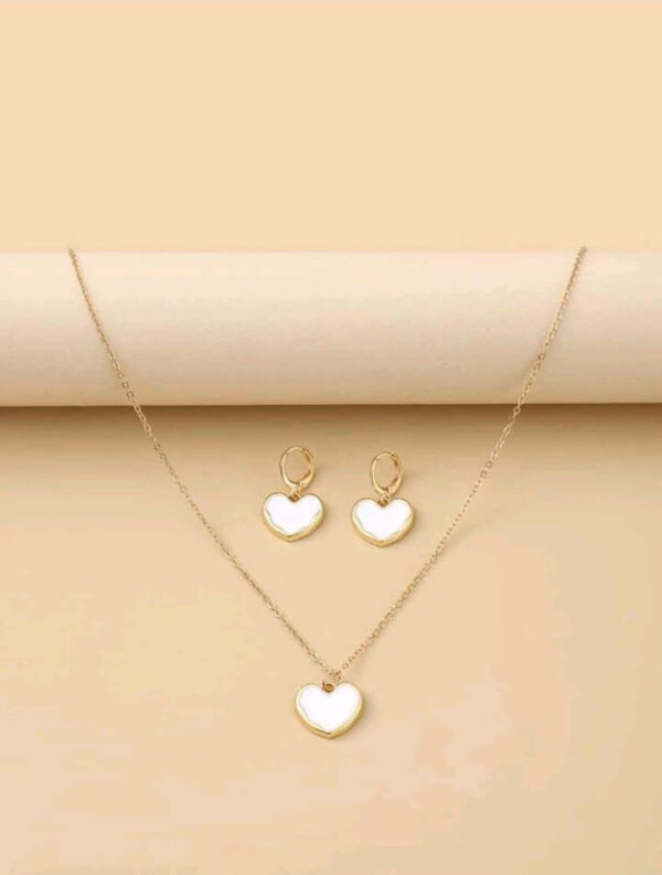 3pc white heart design chain set