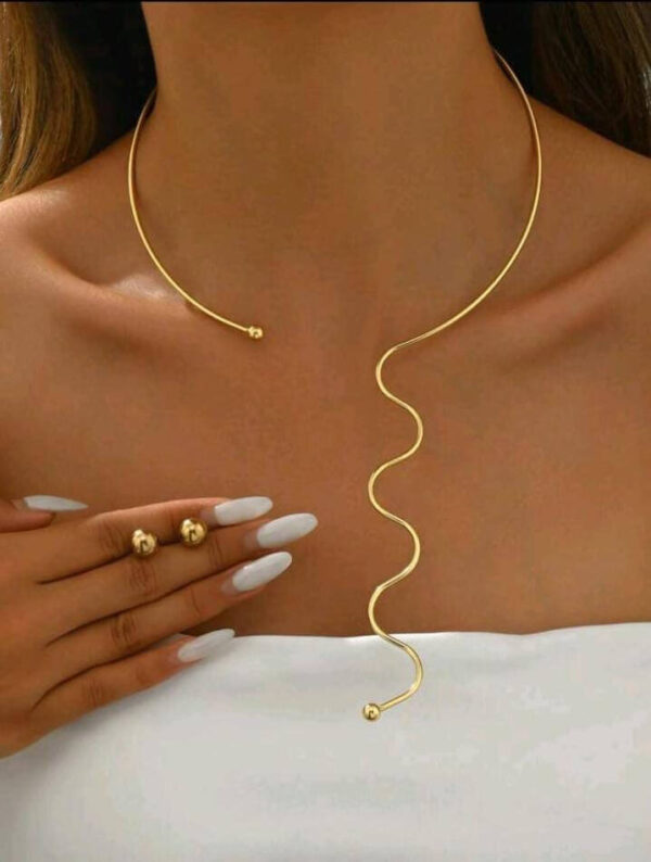 Geometric lunes and Ball shape open collar necklace