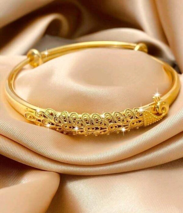 Peacock style ajustable bangle bracelet