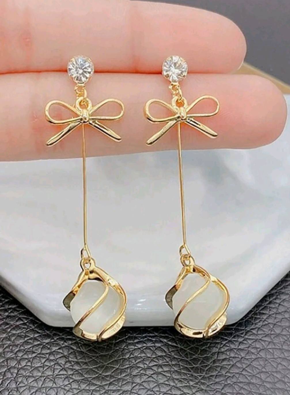 1pair Elegant Bowknot Cat's Eye Copper Earrings