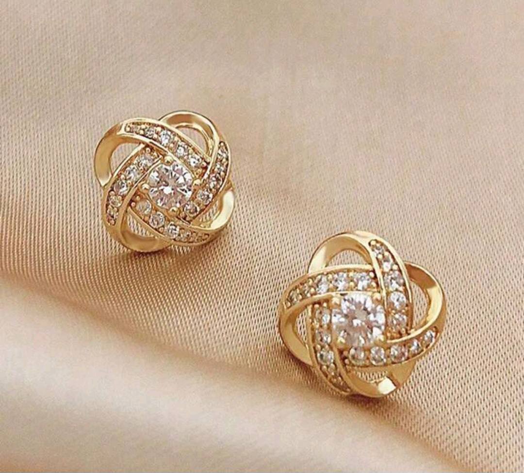 Small Stud Golden Crystal Shinning Luxury Earring For Woman