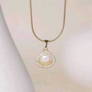 Faux Pearl Shell Shaped Pendant Gold-Plated With Cubic Zirconia Inlaid Jewelry Titanium Steel Gold-Plated Snake Chain Women Necklace