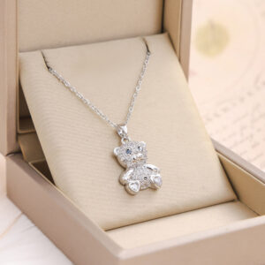 A unique three-dimensional bear titanium steel necklace for women, full of diamonds and elegant collarbone chain