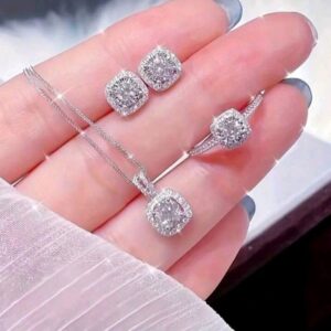 4pcs Sparkling Cube Water Rhinestone Jewelry Set! Necklace pendants, rings, and earrings