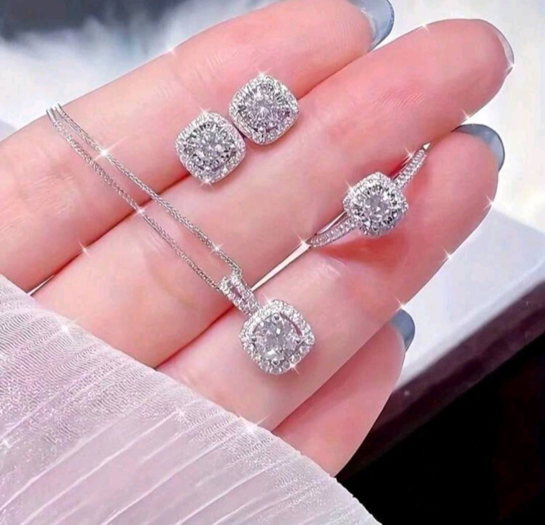 4pcs Sparkling Cube Water Rhinestone Jewelry Set! Necklace pendants, rings, and earrings