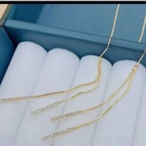 A Pair of Trendy Minimalist Long Ear Threads