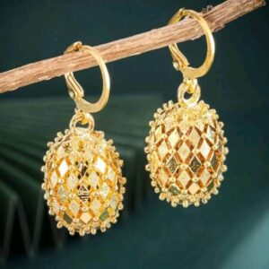 Gem Stone King 18K Gold Plated 1-1/4 Inch Dangle Drop Spheres Lever-Back Earrings